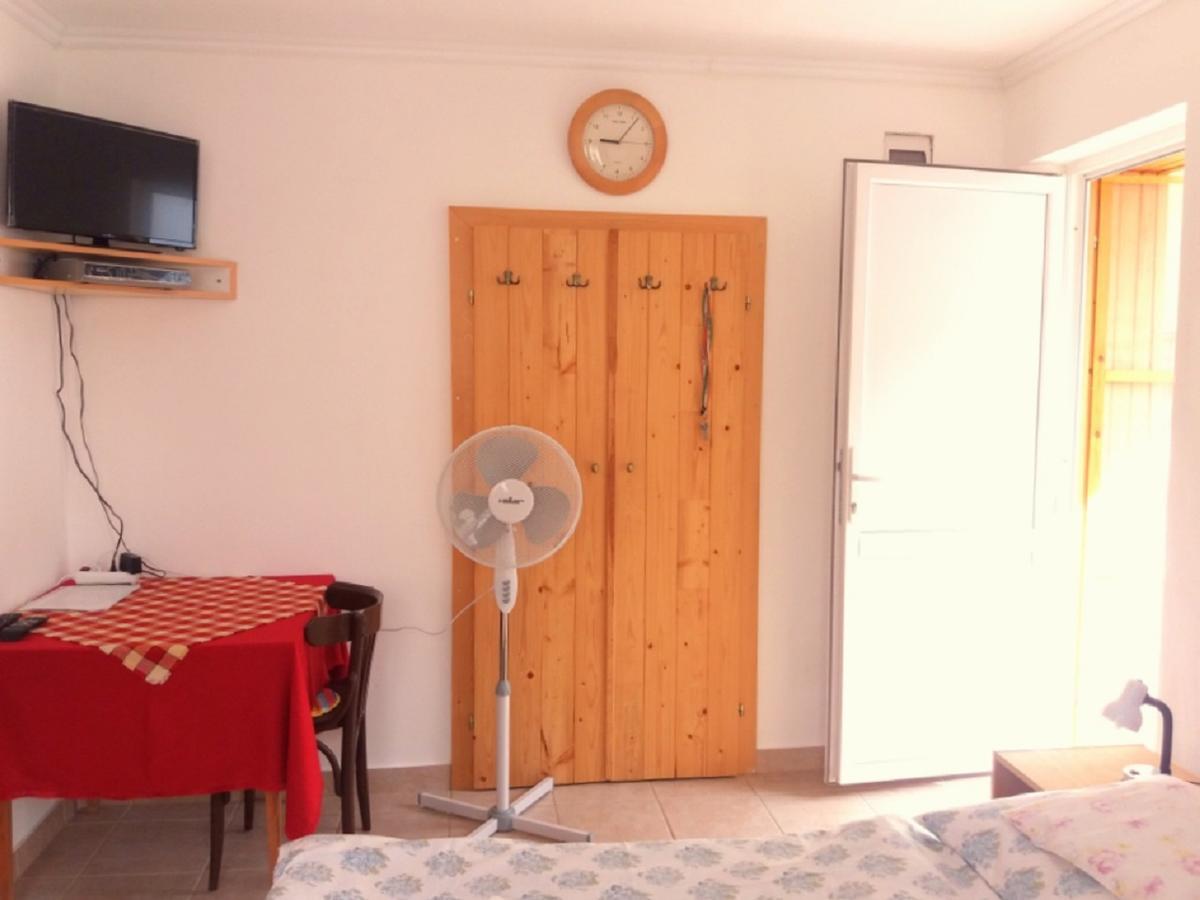 Julia Vendeghaz Sarrod Hotel Ngoại thất bức ảnh
